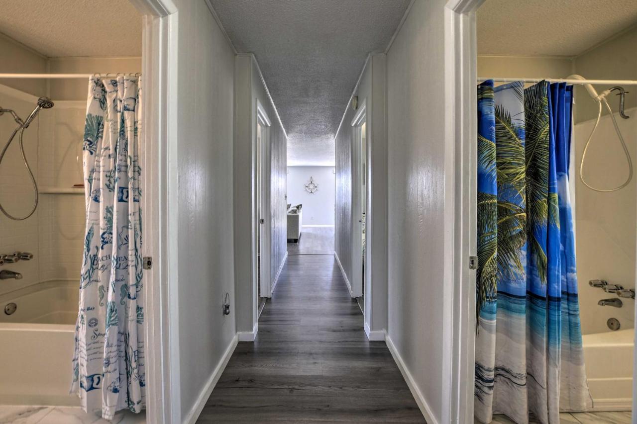 Oak Island Beach Abode With Deck Walk To Shore! Eksteriør billede